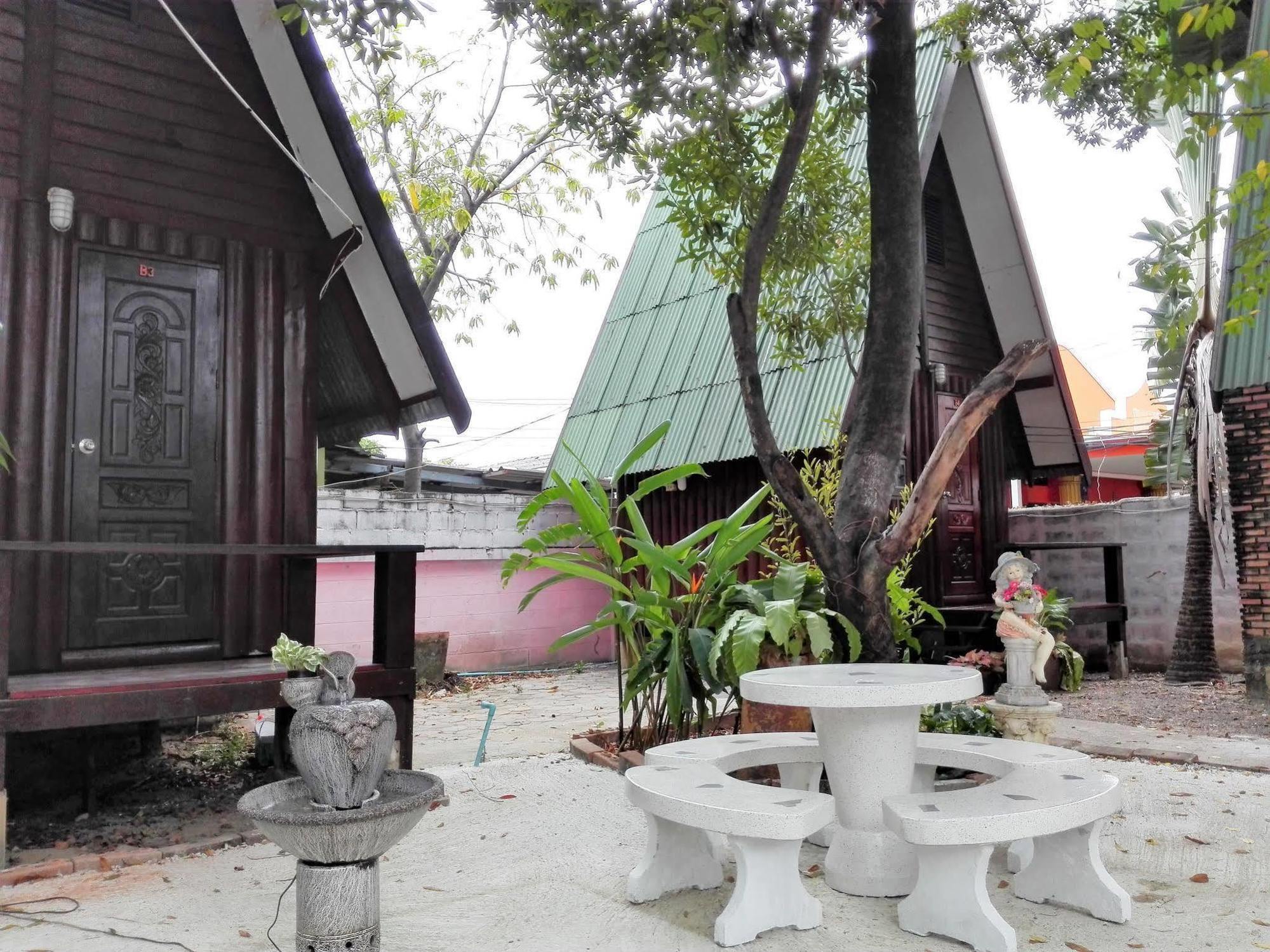Bnr Resorts Bangkok Exterior photo